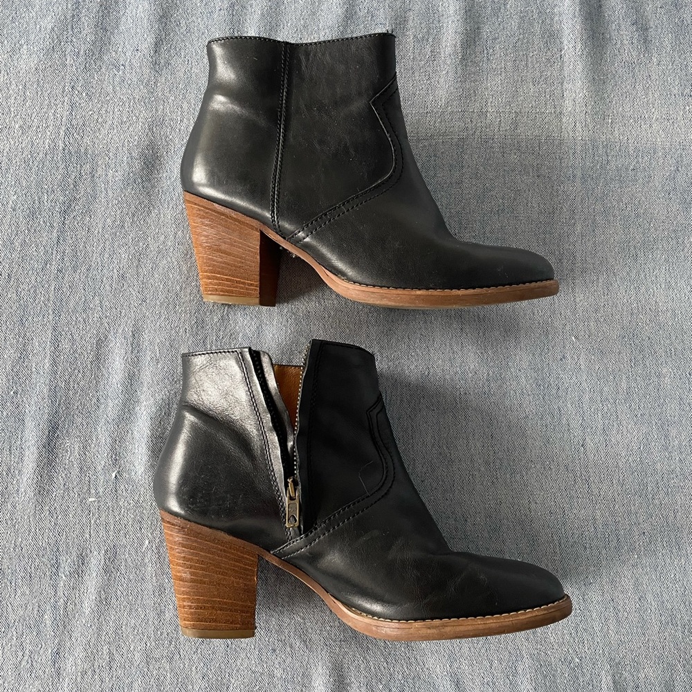 Heeled Black Cowboy-esque Madewell Boots in Sz 8